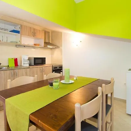 Patricija-apartmani Apartment *