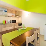 Patricija-apartmani Apartment *